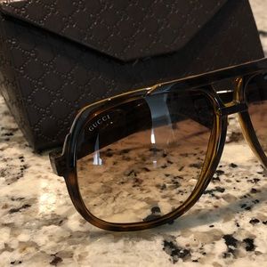 Gucci 1622/S Sunglasses size: 63/14/130mm